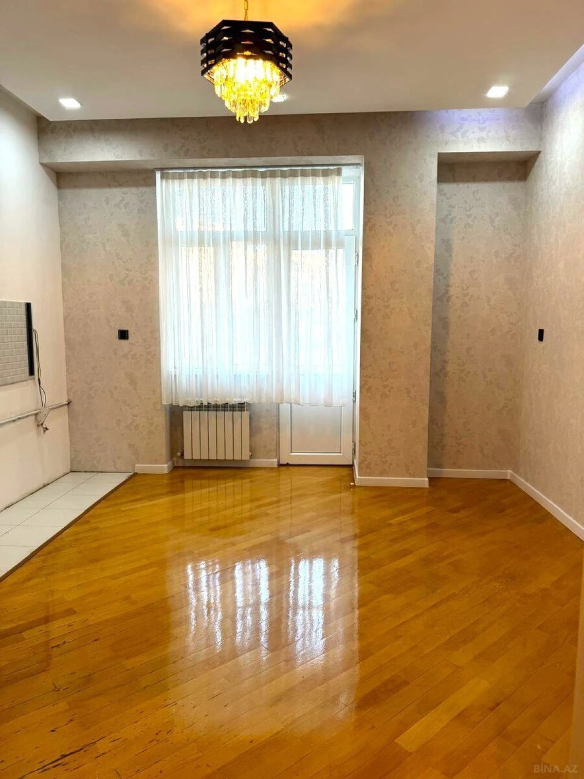 Satılır 3 otaqlı mənzil 140 m²