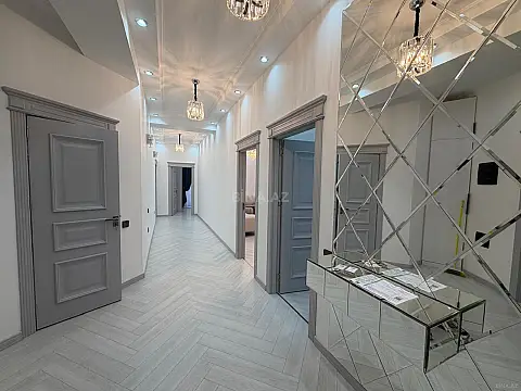 Kirayə verilir 3 otaqlı mənzil 140 m²