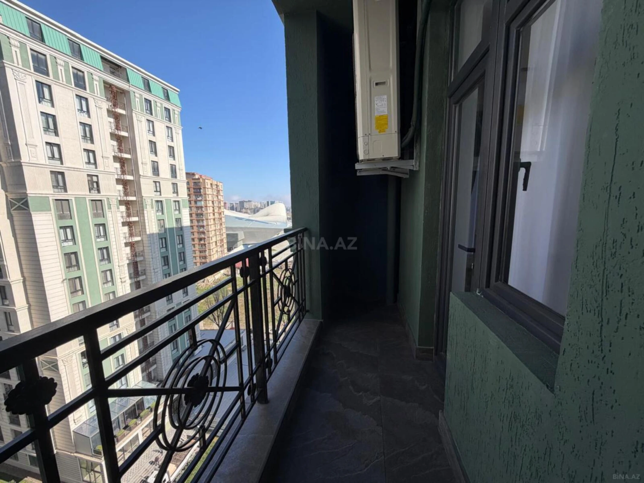 Kirayə verilir 3 otaqlı mənzil 140 m²