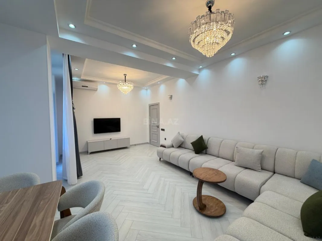 Kirayə verilir 3 otaqlı mənzil 140 m²