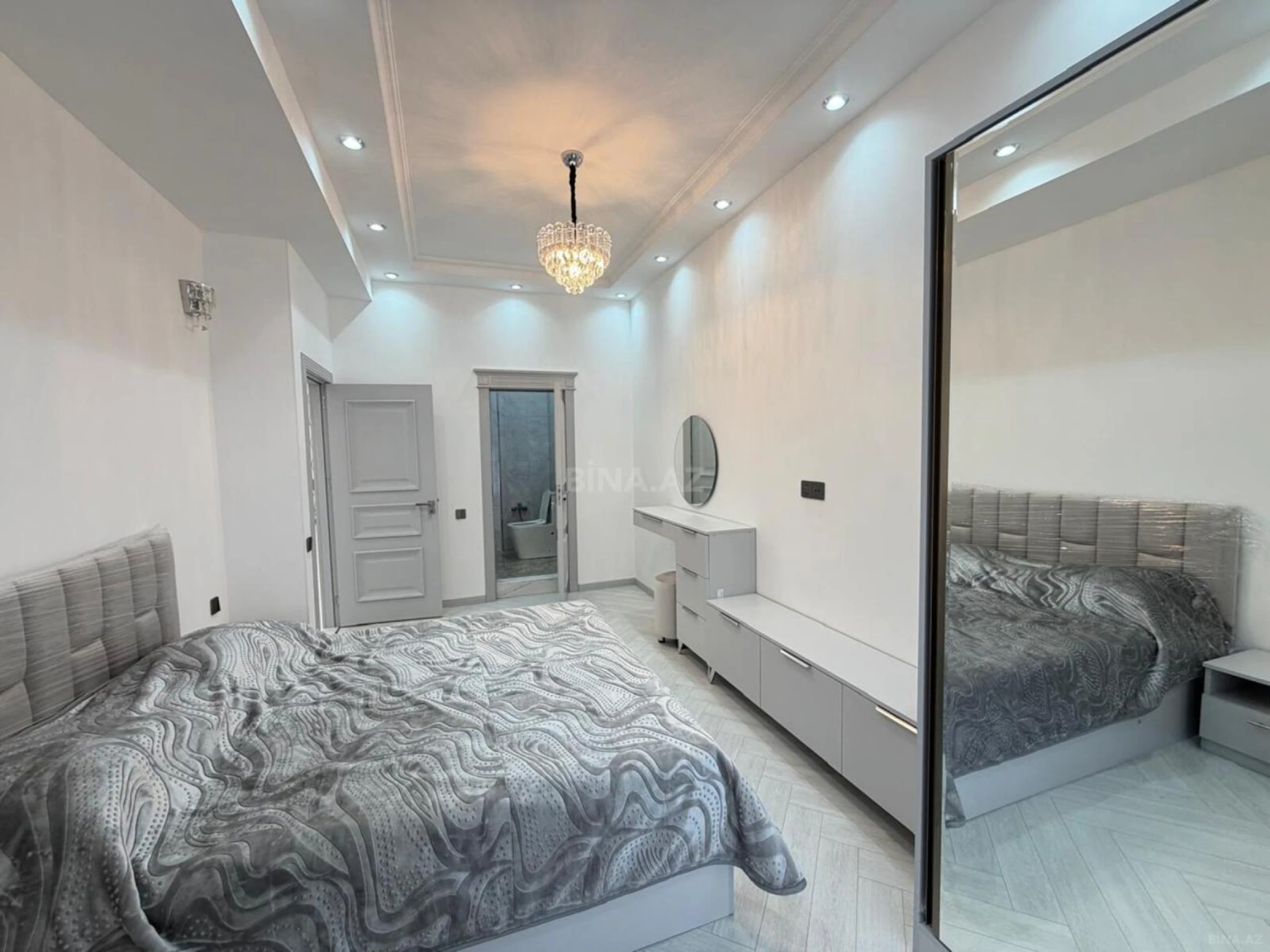 Kirayə verilir 3 otaqlı mənzil 140 m²