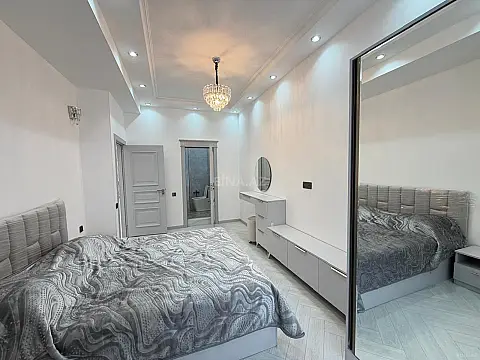 Kirayə verilir 3 otaqlı mənzil 140 m²