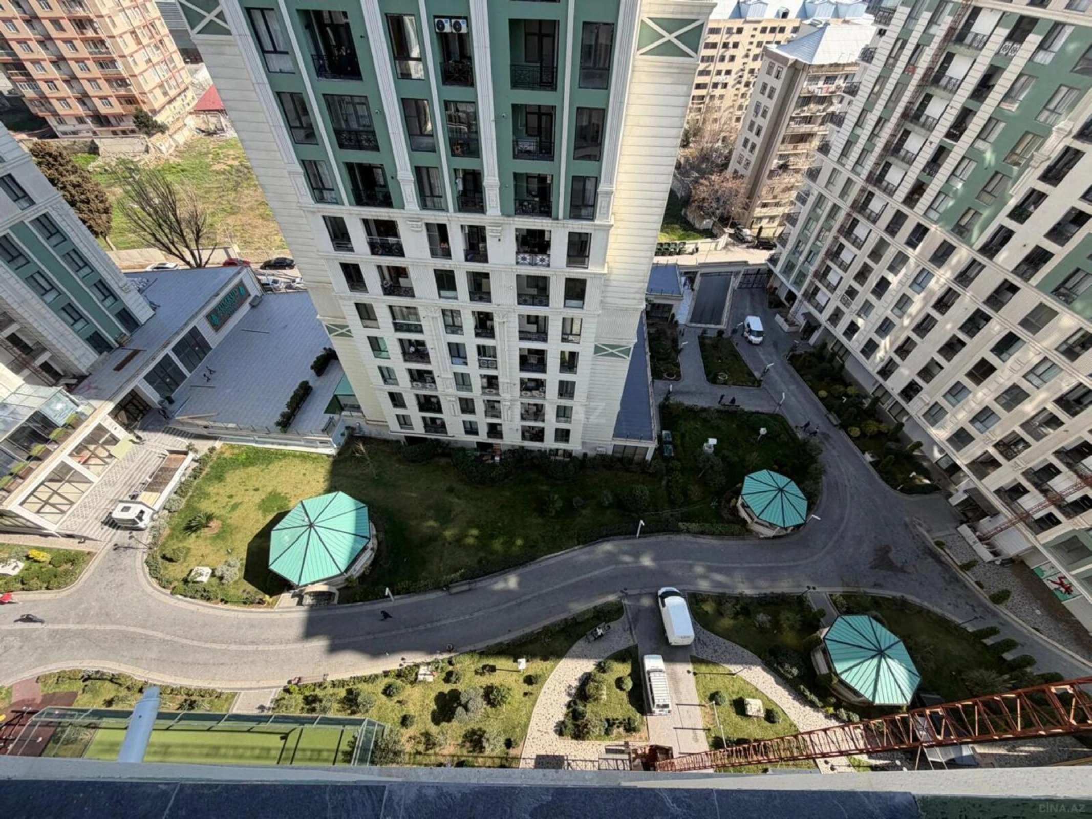 Kirayə verilir 3 otaqlı mənzil 140 m²