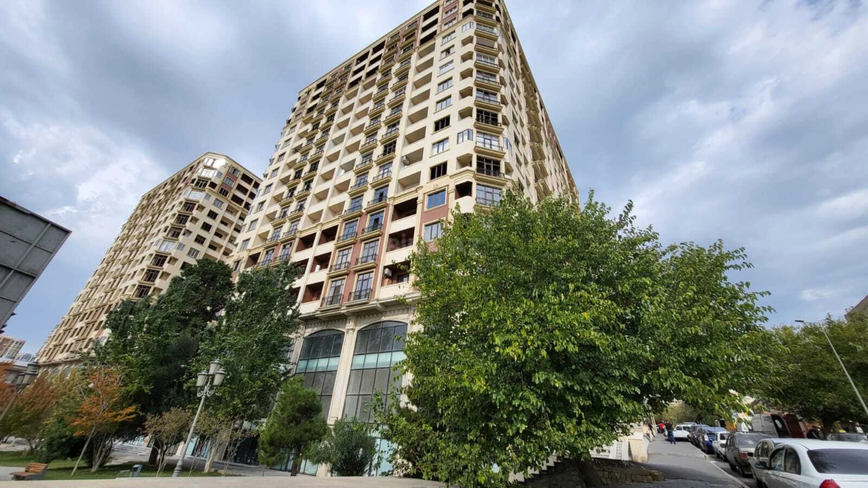 Satılır 3 otaqlı mənzil 100 m²