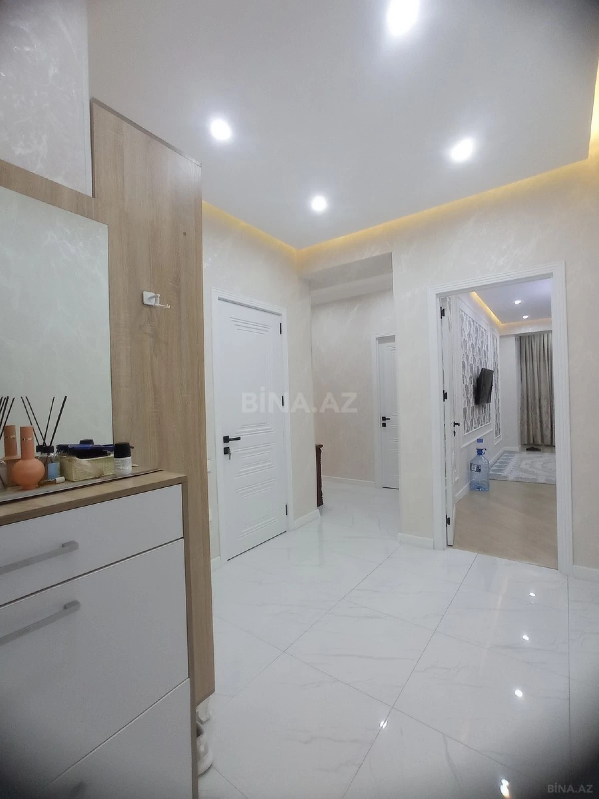 Satılır 4 otaqlı mənzil 108 m²