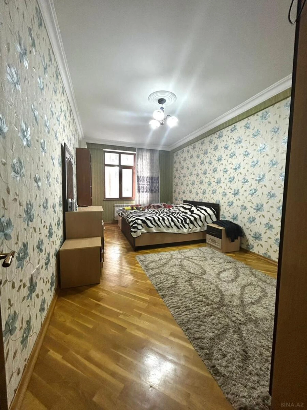Satılır 3 otaqlı mənzil 125 m²