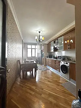 Satılır 3 otaqlı mənzil 125 m²
