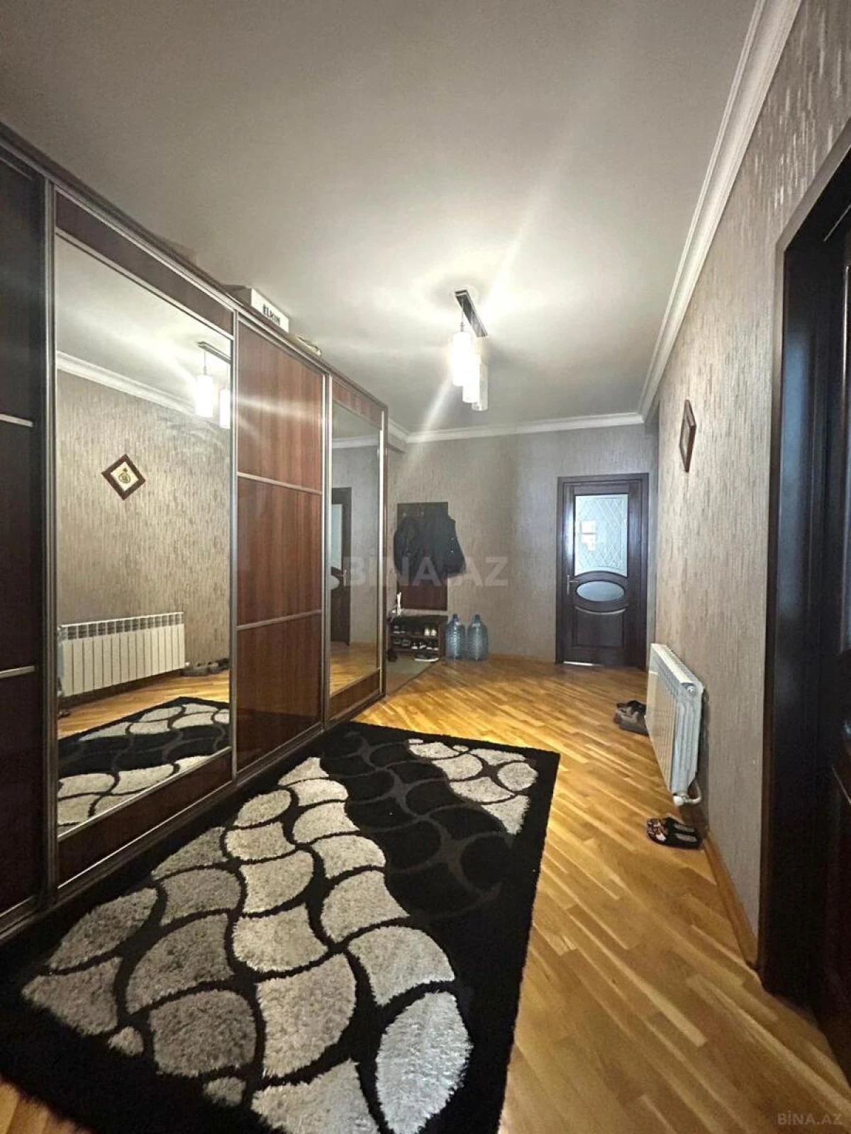 Satılır 3 otaqlı mənzil 125 m²
