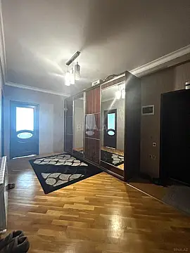 Satılır 3 otaqlı mənzil 125 m²