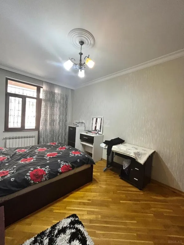 Satılır 3 otaqlı mənzil 125 m²
