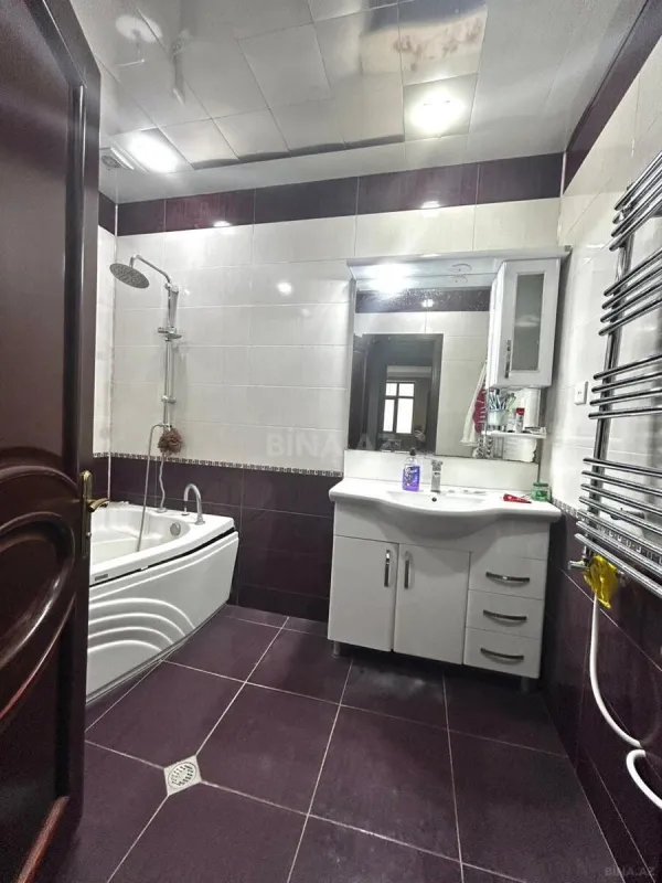 Satılır 3 otaqlı mənzil 125 m²