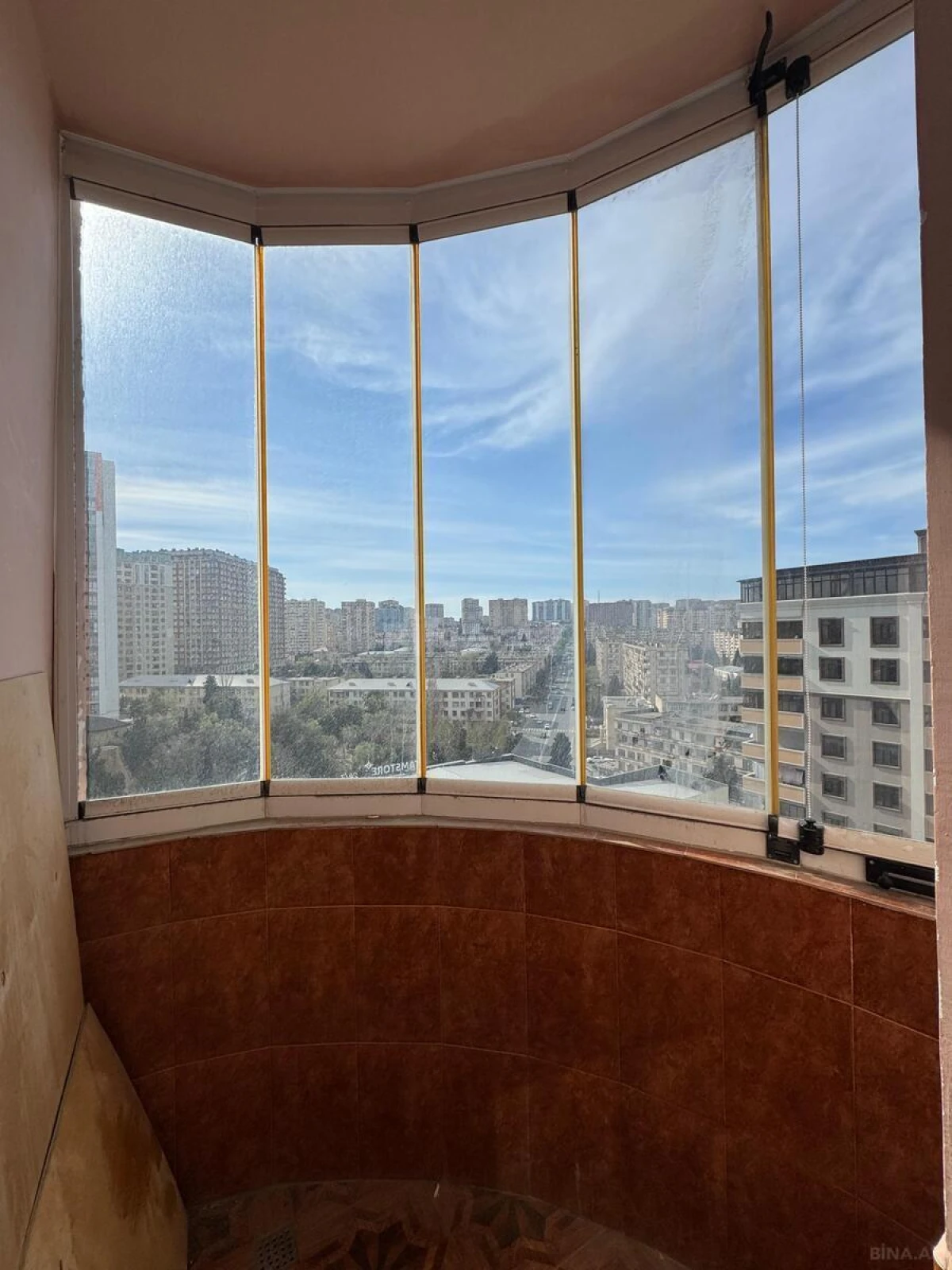 Satılır 3 otaqlı mənzil 110 m²