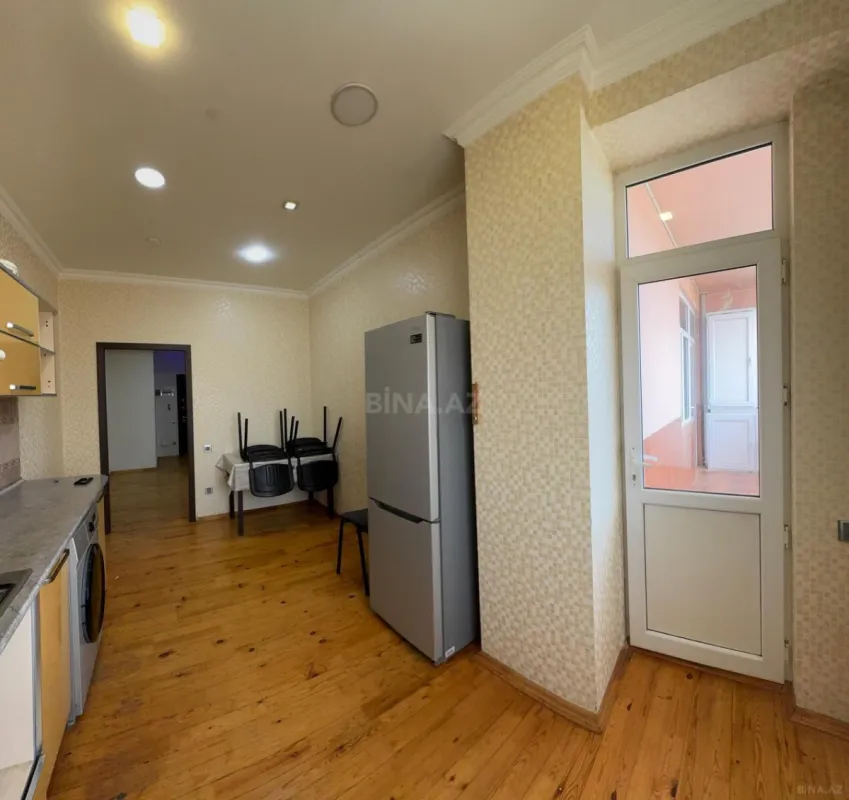 Satılır 3 otaqlı mənzil 110 m²