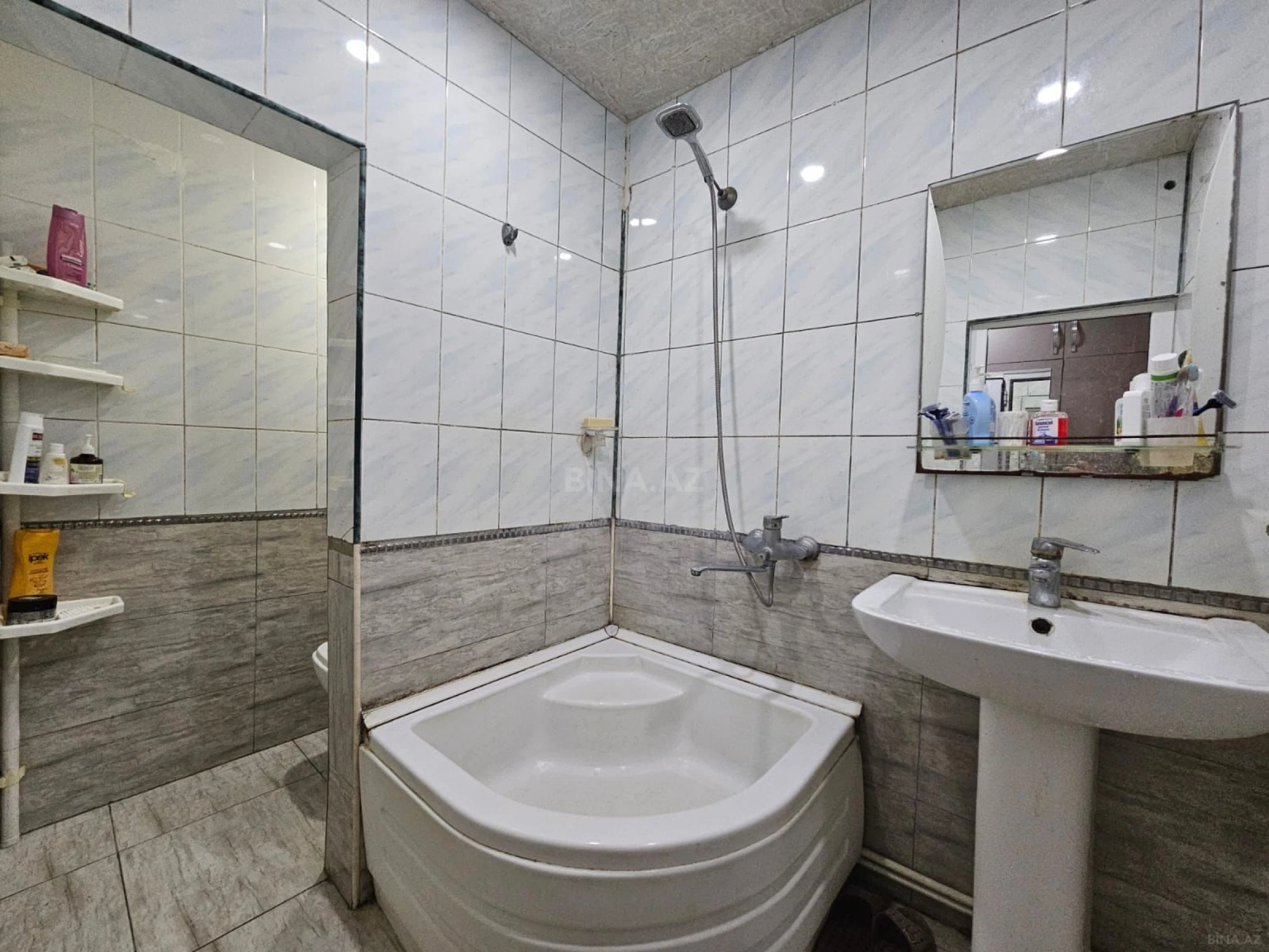 Satılır 2 otaqlı mənzil 60 m²