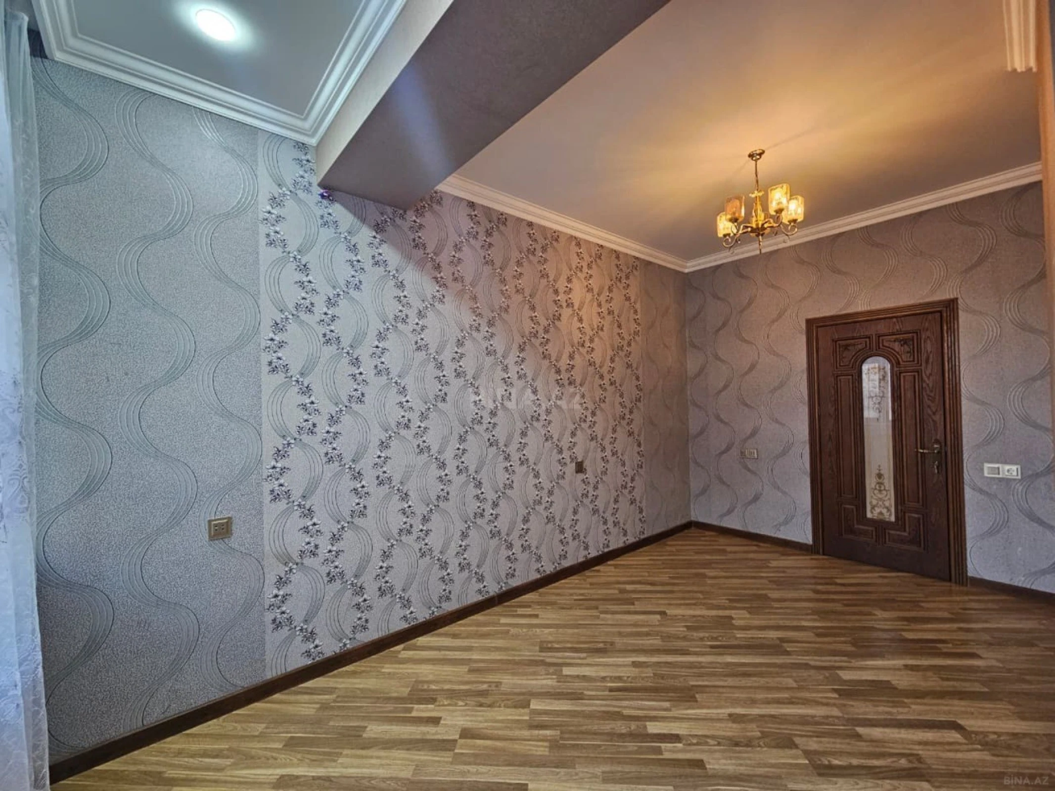 Satılır 3 otaqlı mənzil 105 m²