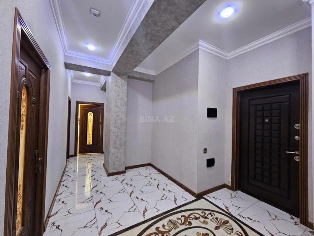Satılır 3 otaqlı mənzil 105 m²
