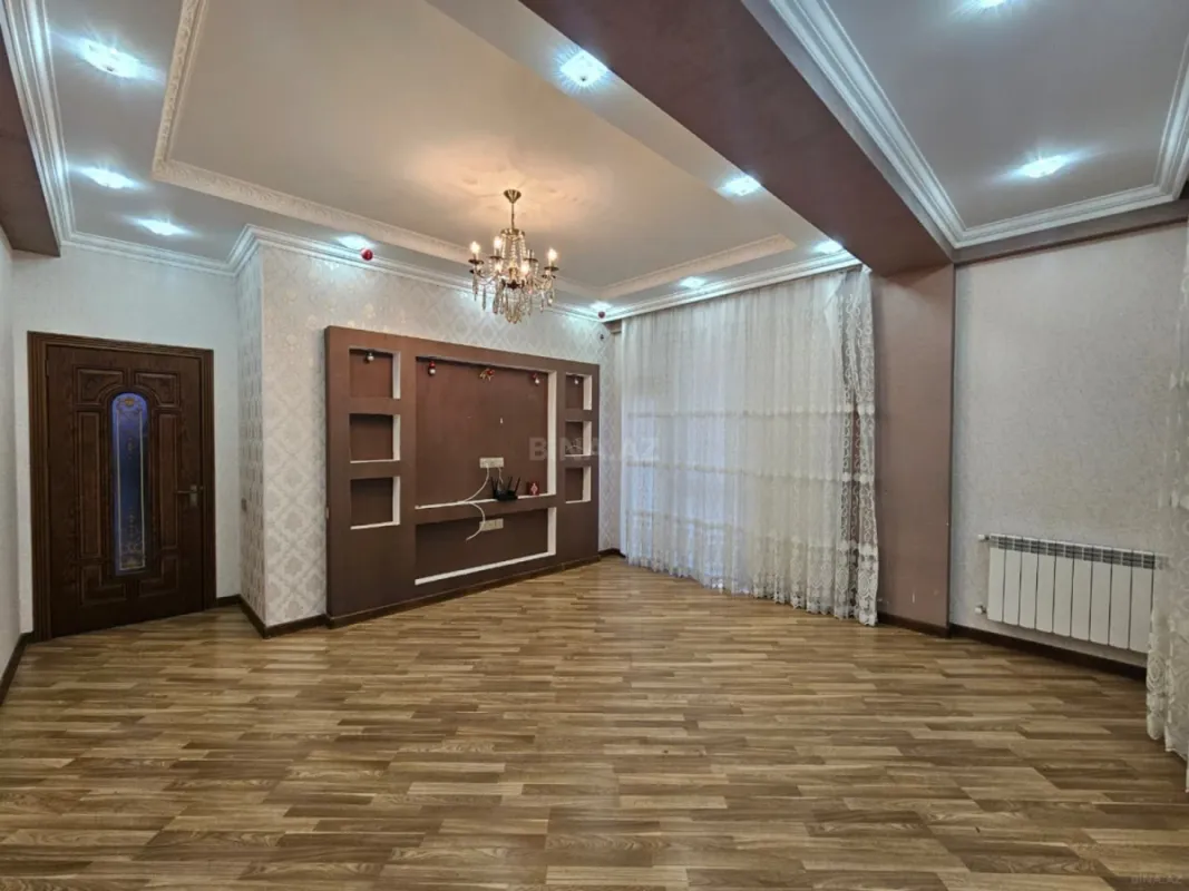Satılır 3 otaqlı mənzil 105 m²