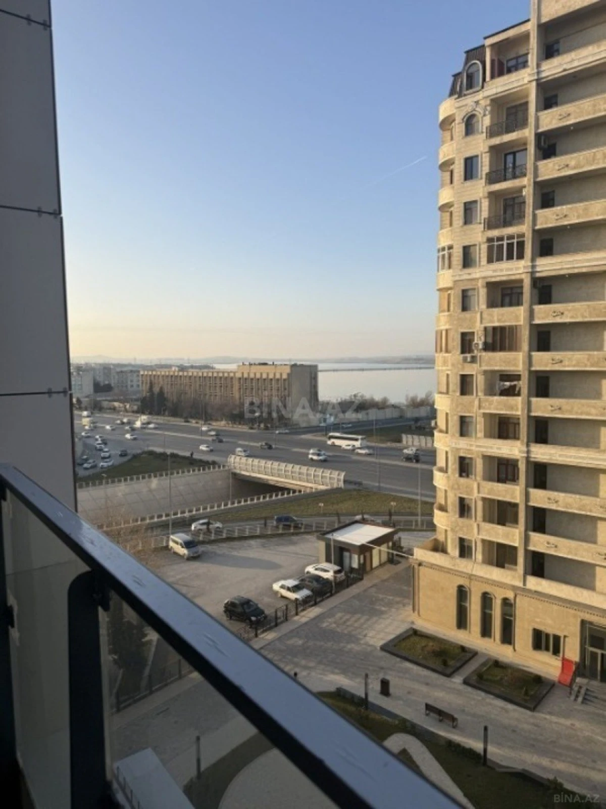 Satılır 2 otaqlı mənzil 107 m²