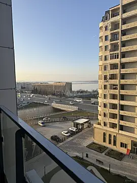 Satılır 2 otaqlı mənzil 107 m²