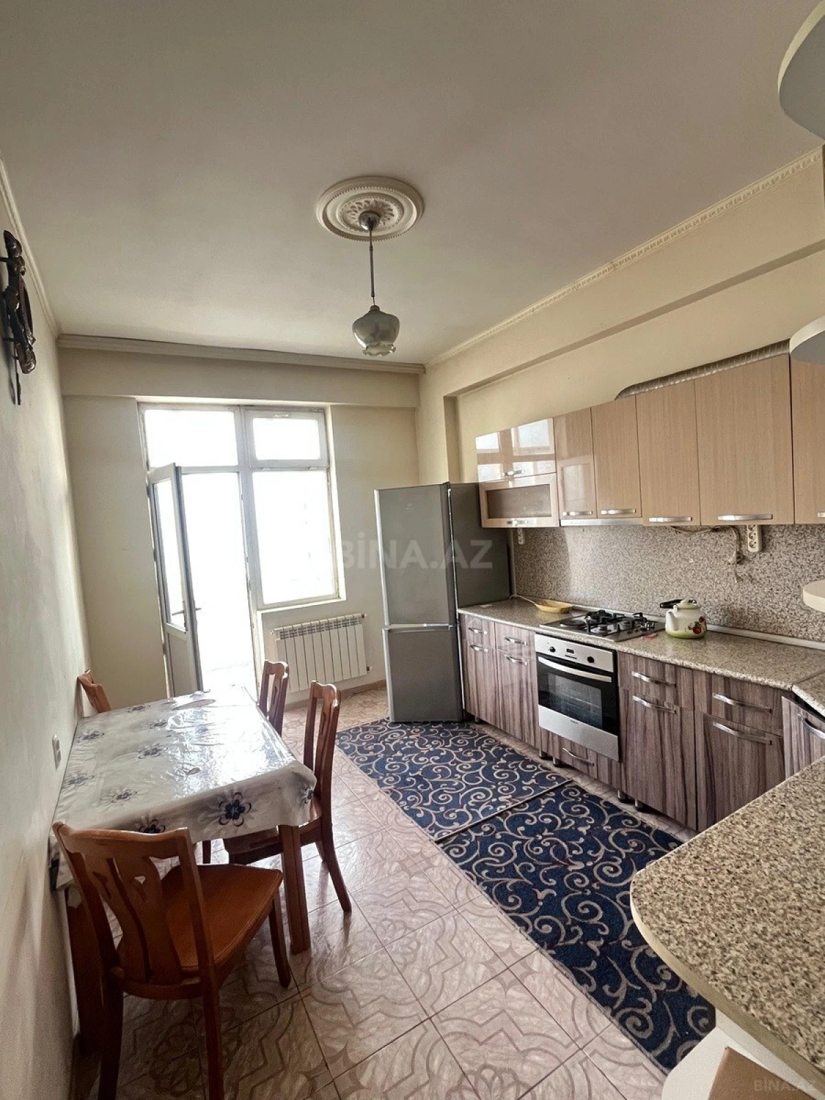 Kirayə verilir 3 otaqlı mənzil 130 m²
