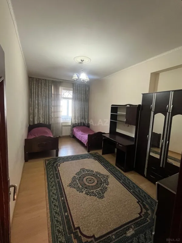 Kirayə verilir 3 otaqlı mənzil 130 m²