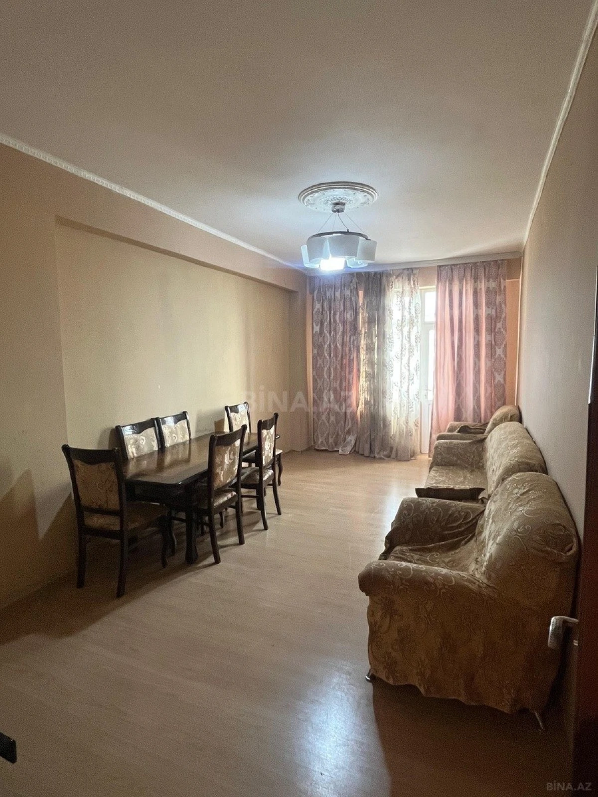 Kirayə verilir 3 otaqlı mənzil 130 m²