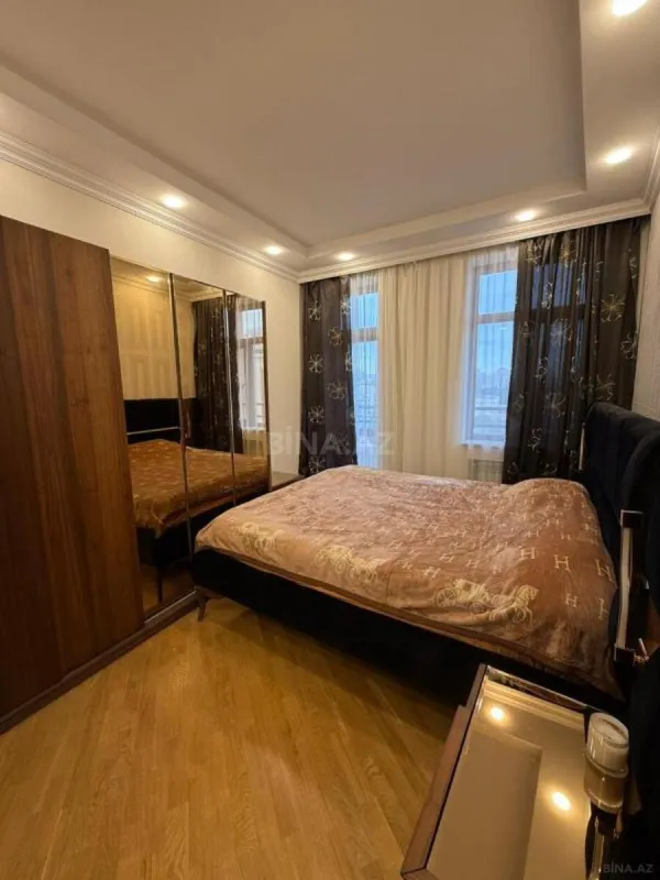 Satılır 3 otaqlı mənzil 101 m²