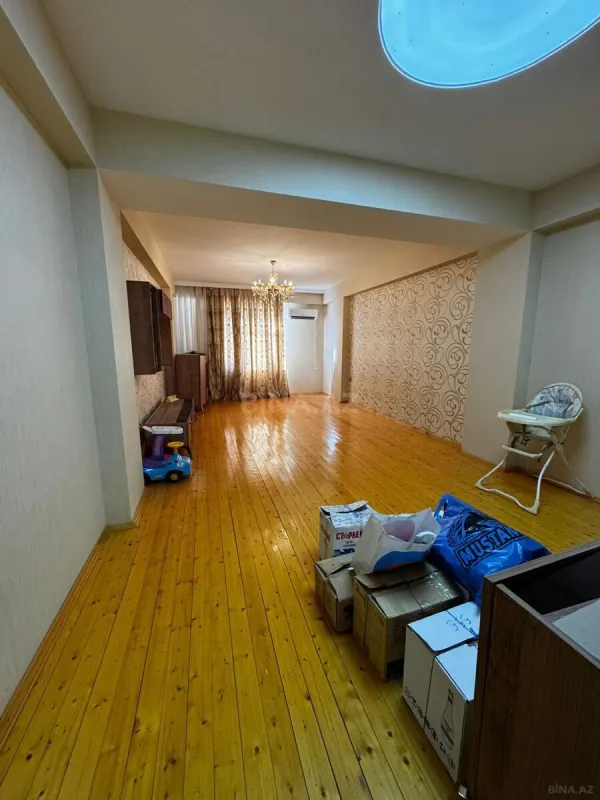 Satılır 3 otaqlı mənzil 114 m²