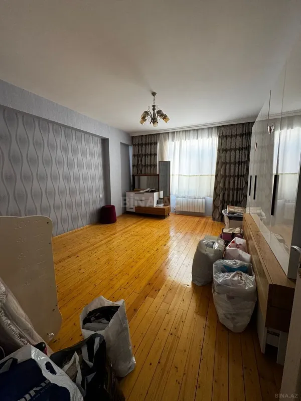 Satılır 3 otaqlı mənzil 114 m²