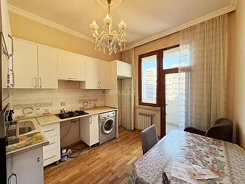 Satılır 2 otaqlı mənzil 65 m²
