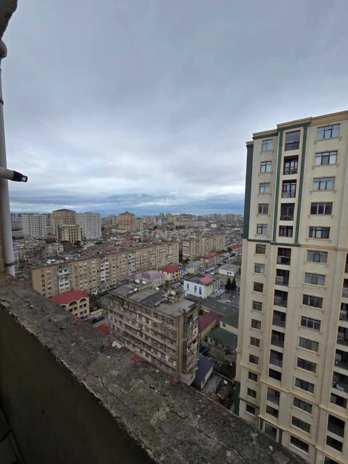 Satılır 3 otaqlı mənzil 91 m²