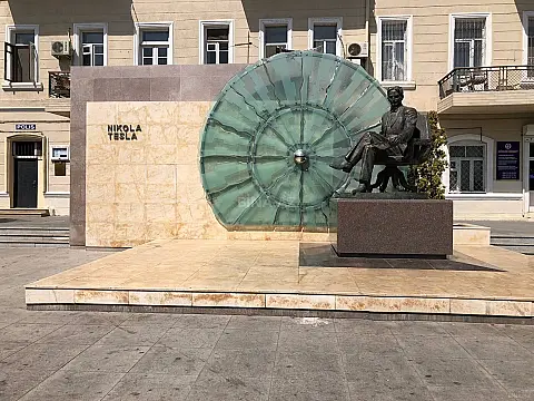 Kirayə verilir 2 otaqlı mənzil 70 m² — Bakı 2 otaq 70.00 m²