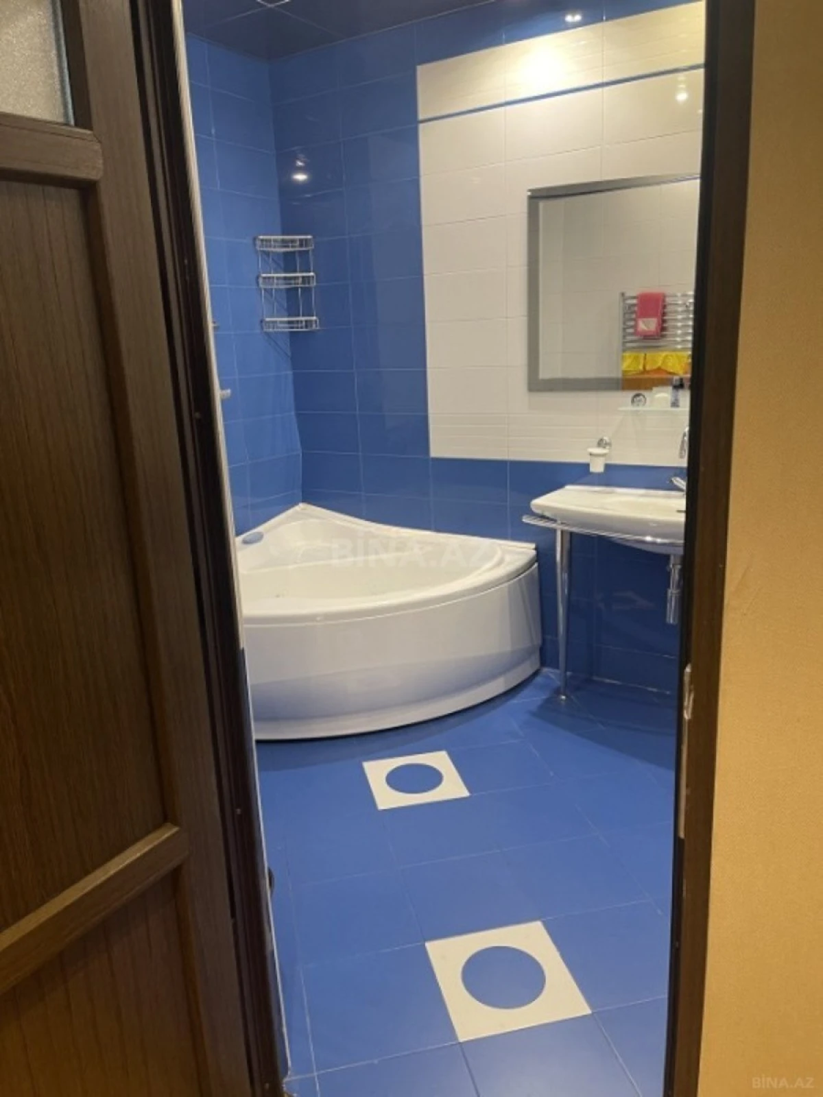 Satılır 3 otaqlı mənzil 165 m²