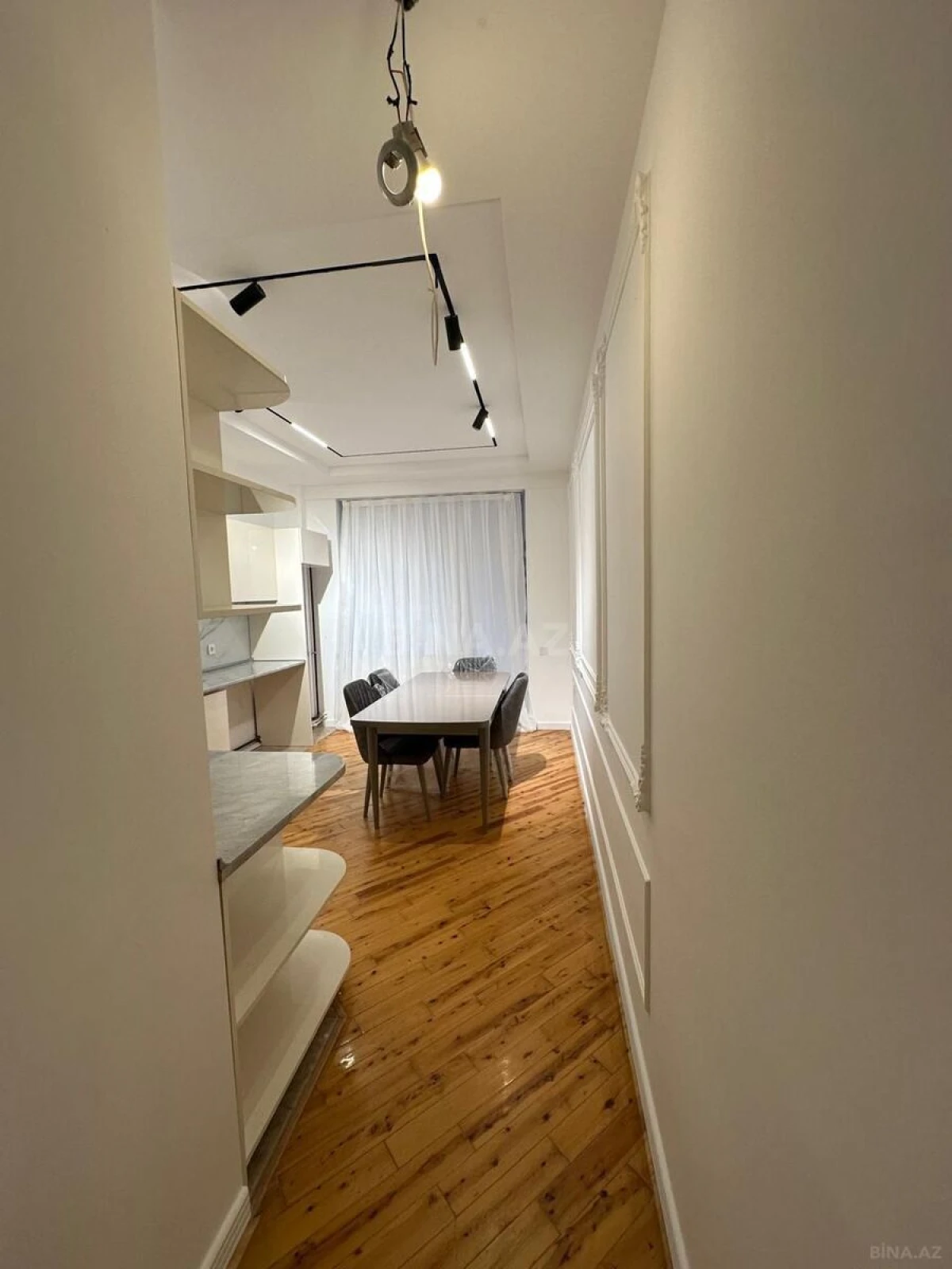 Kirayə verilir 4 otaqlı mənzil 127 m²