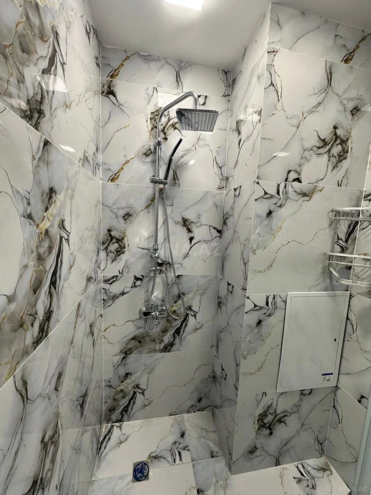 Kirayə verilir 4 otaqlı mənzil 127 m²