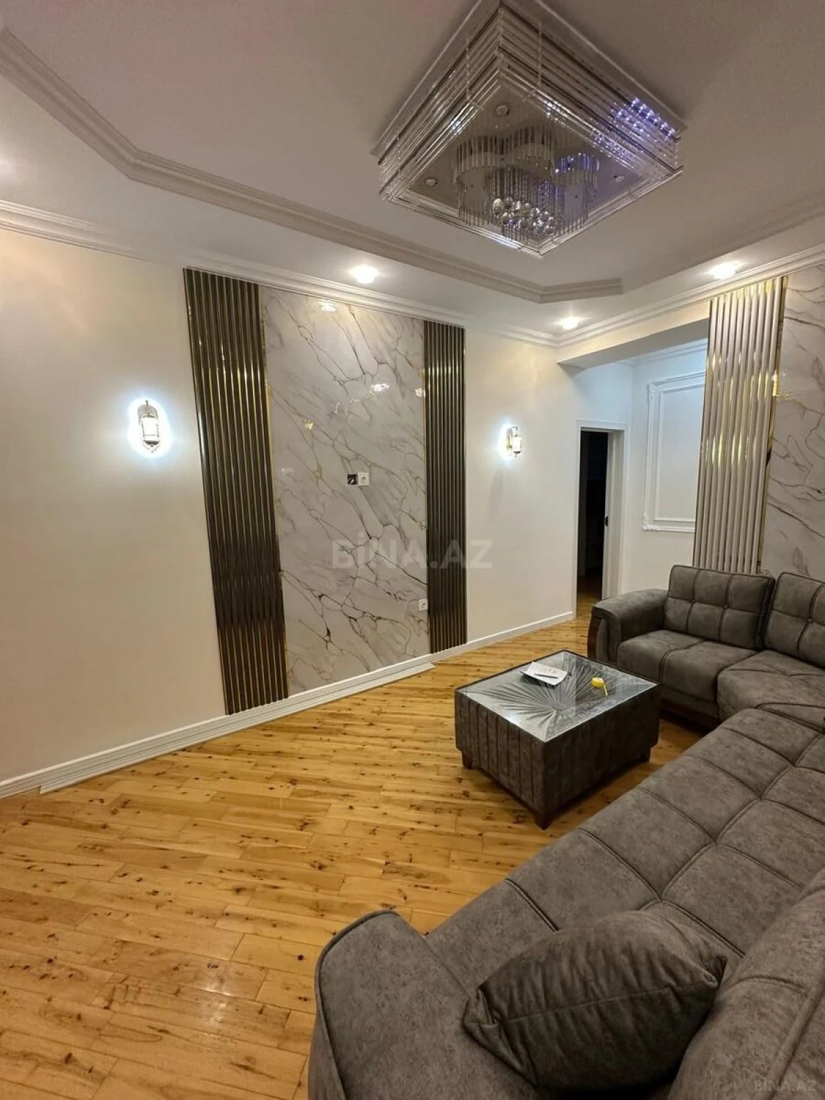 Kirayə verilir 4 otaqlı mənzil 127 m²