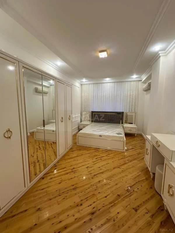 Kirayə verilir 4 otaqlı mənzil 127 m²