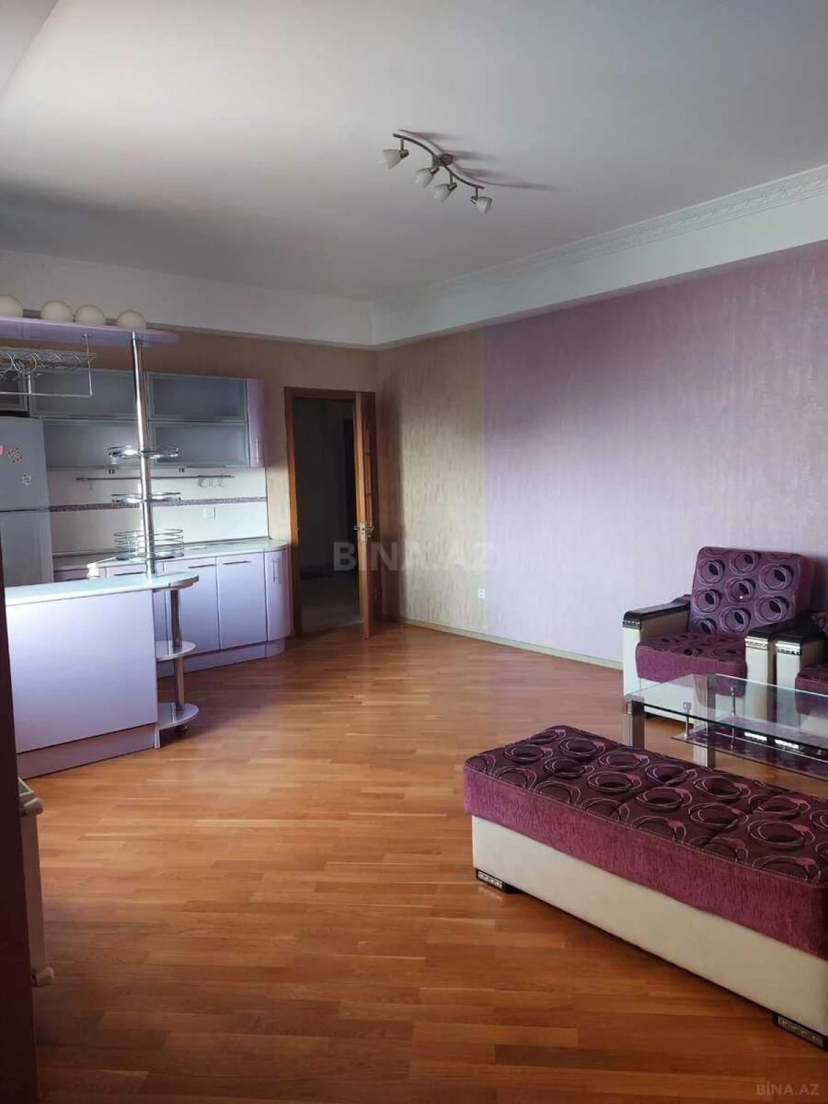 Kirayə verilir 3 otaqlı mənzil 121 m²