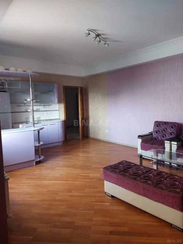Kirayə verilir 3 otaqlı mənzil 121 m²