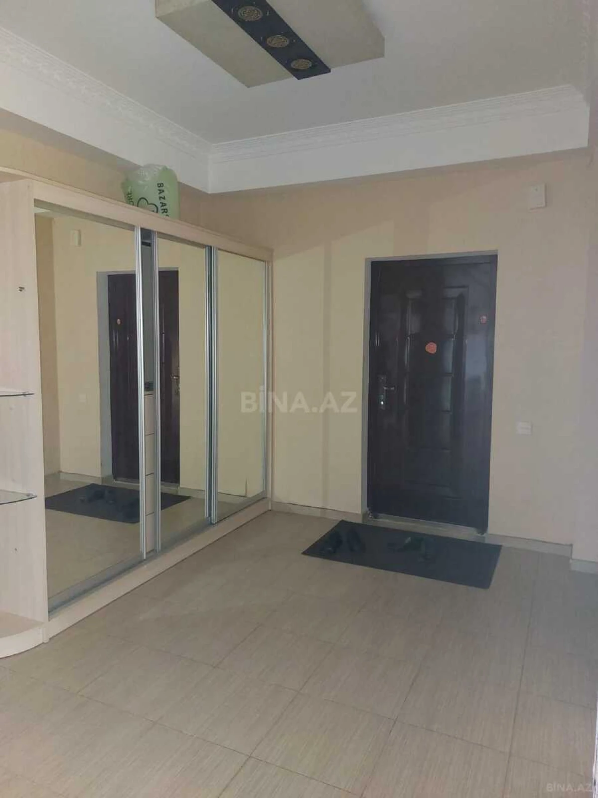 Kirayə verilir 3 otaqlı mənzil 121 m²