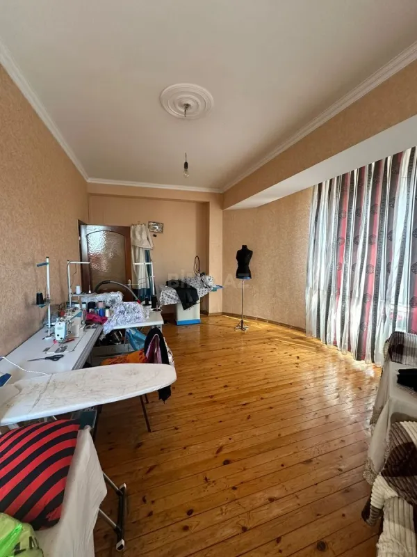 Satılır 3 otaqlı mənzil 110 m²