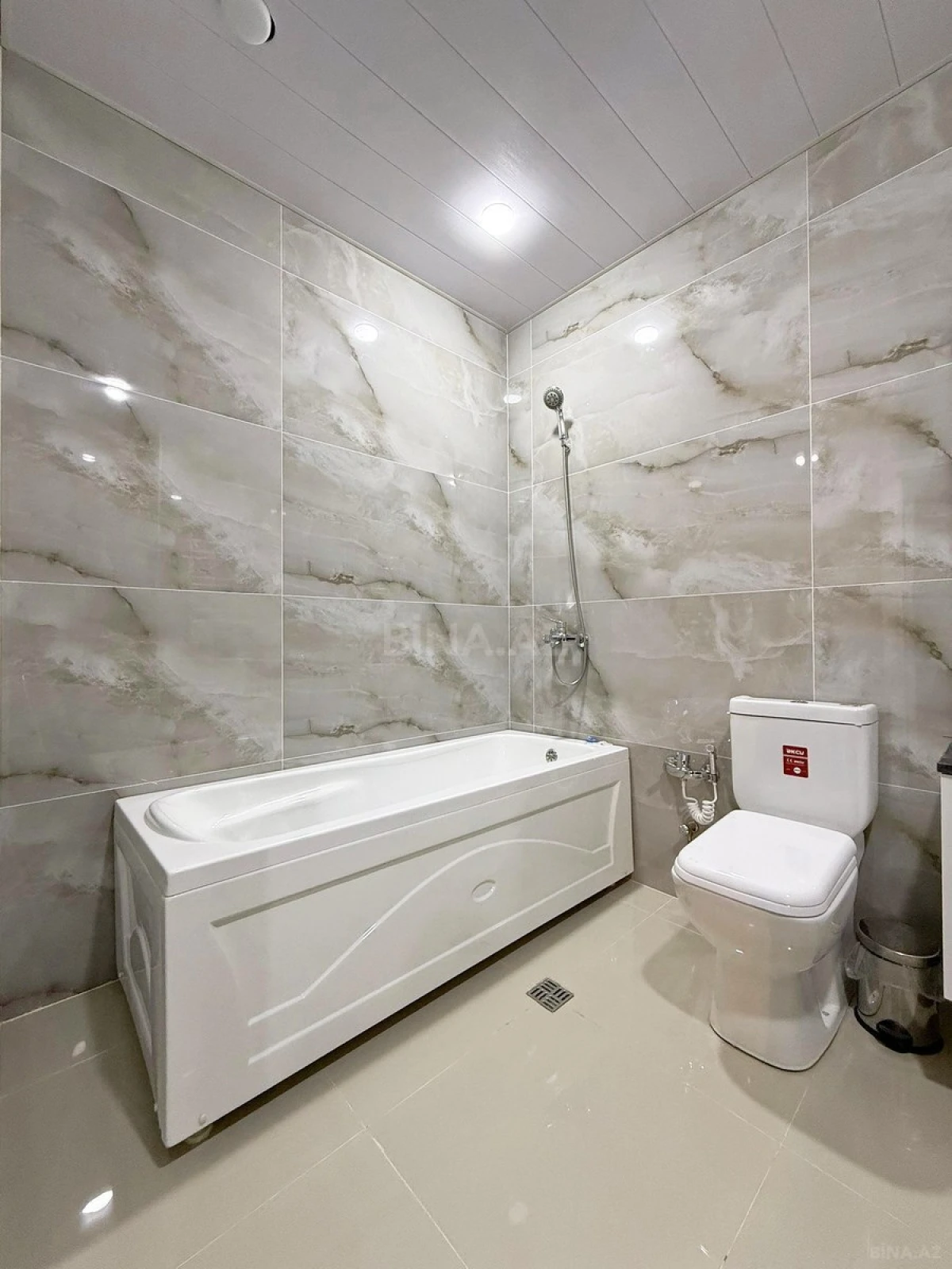 Satılır 3 otaqlı mənzil 92 m²