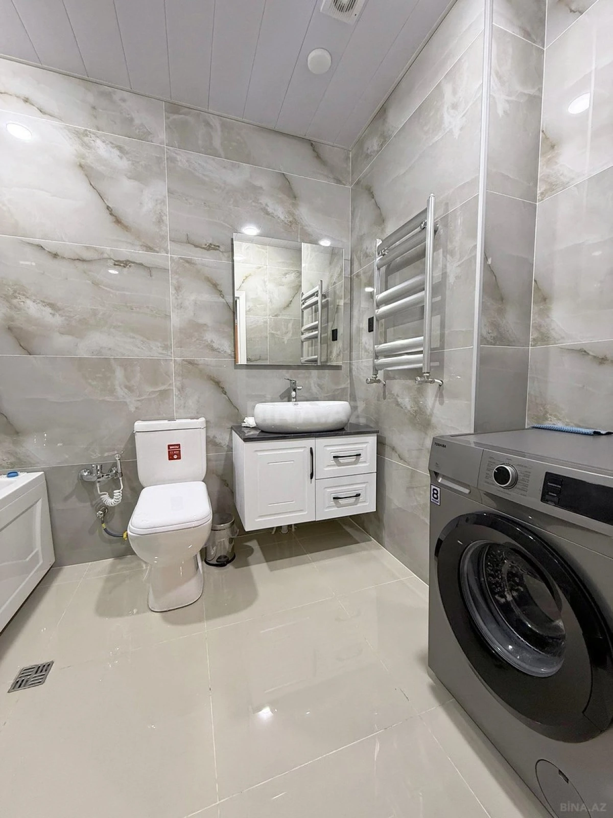 Satılır 3 otaqlı mənzil 92 m²