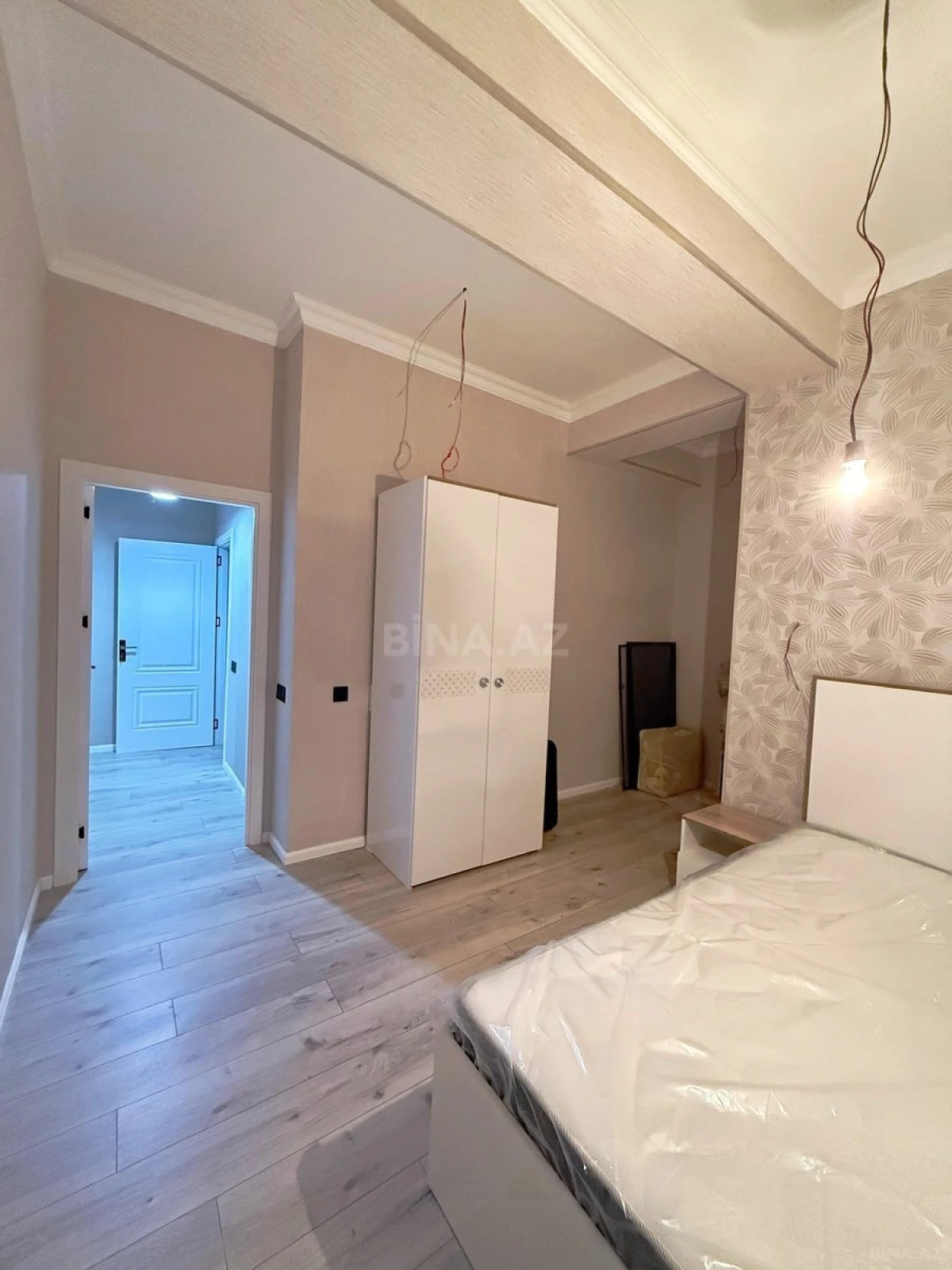 Satılır 3 otaqlı mənzil 92 m²