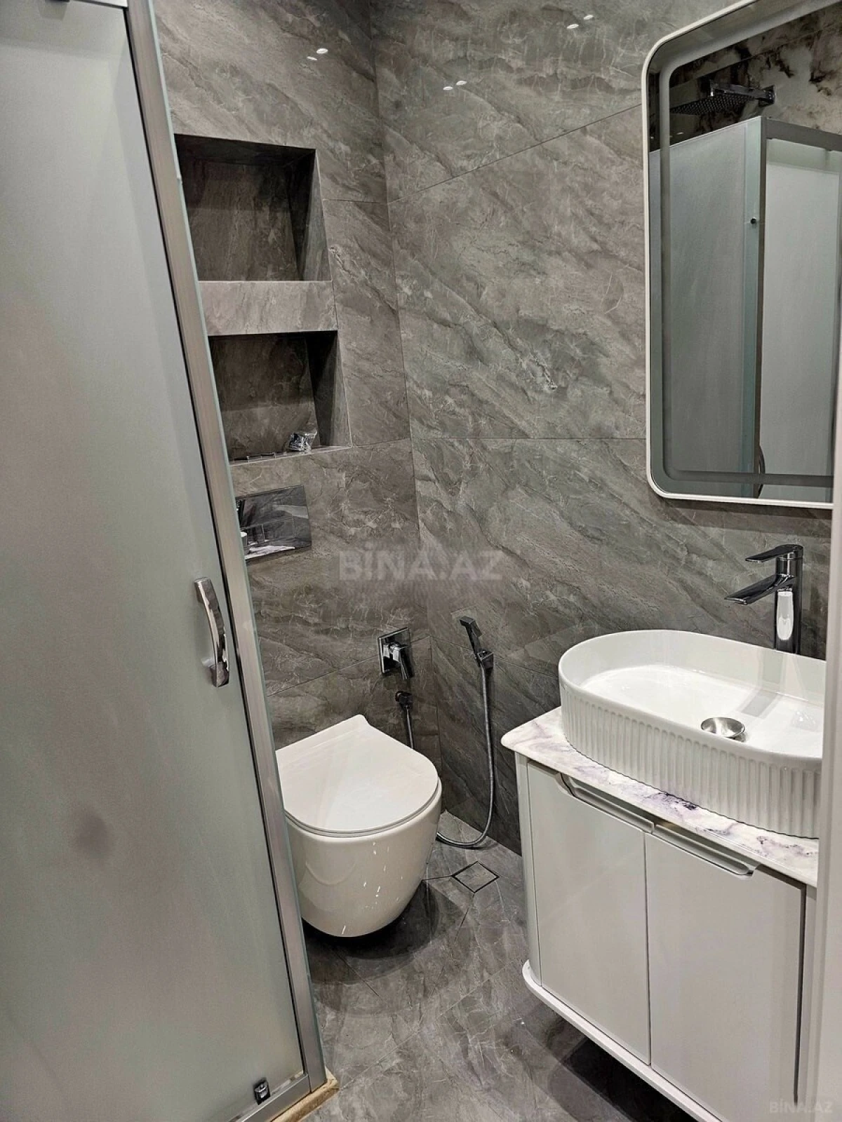 Satılır 2 otaqlı mənzil 60 m²