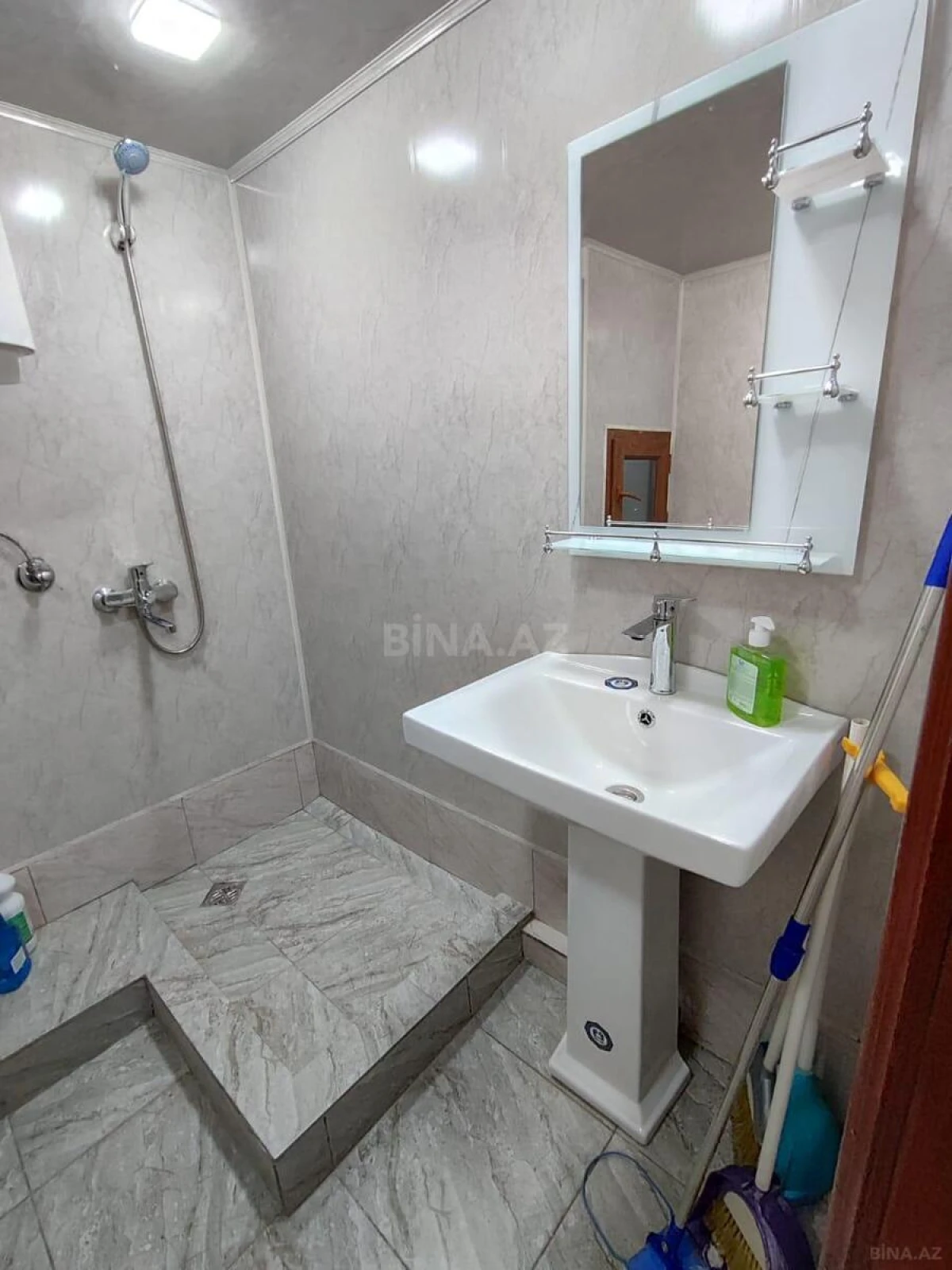 Kirayə verilir 1 otaqlı mənzil 60 m²