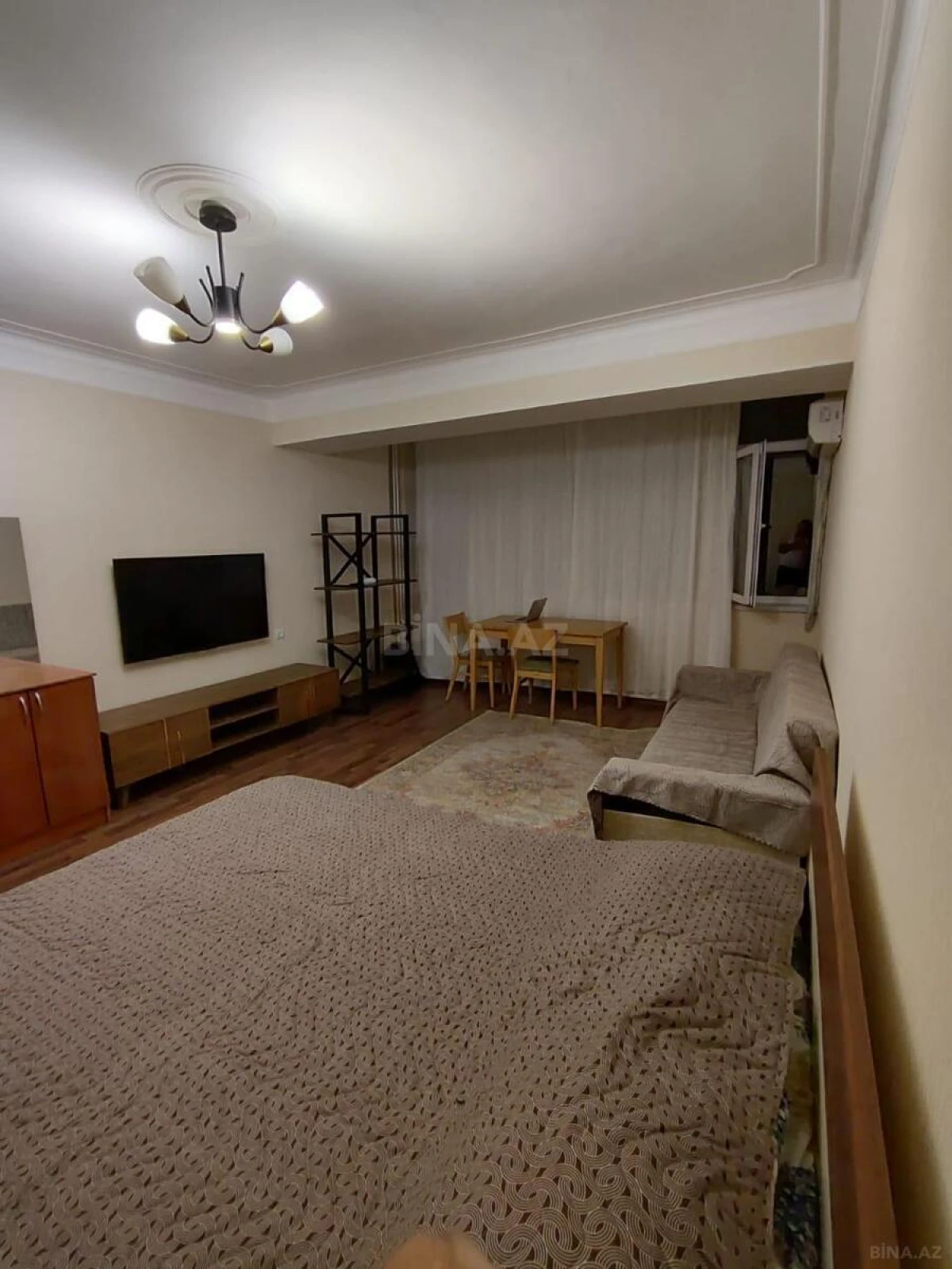 Kirayə verilir 1 otaqlı mənzil 60 m²
