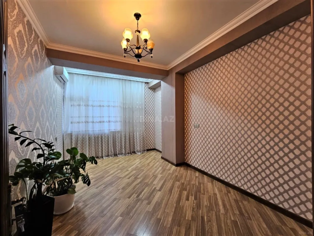 Satılır 3 otaqlı mənzil 105 m²