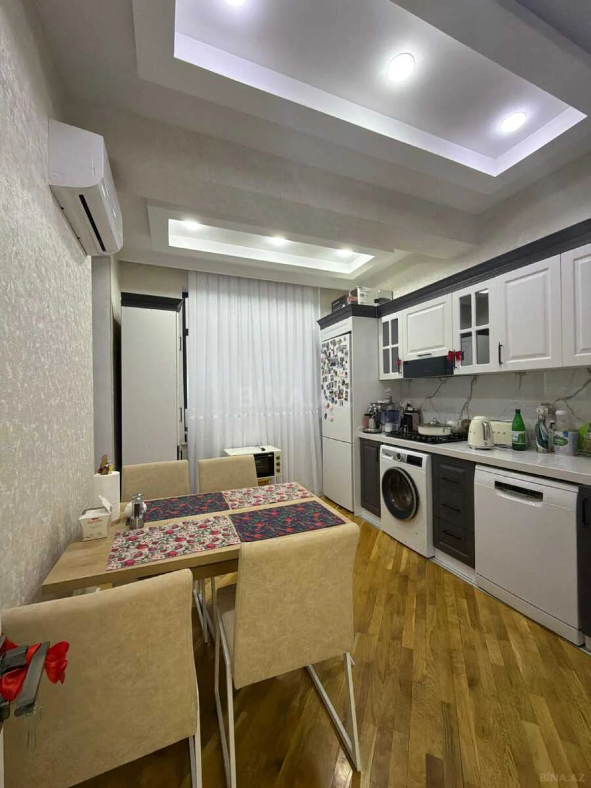 Satılır 2 otaqlı mənzil 100 m²