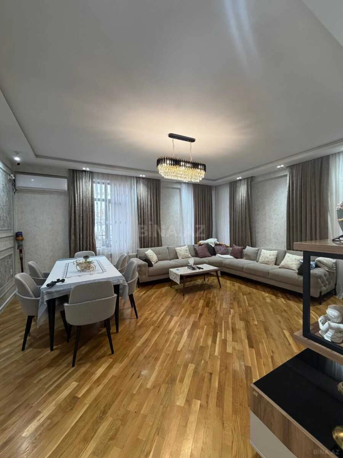 Satılır 2 otaqlı mənzil 100 m²